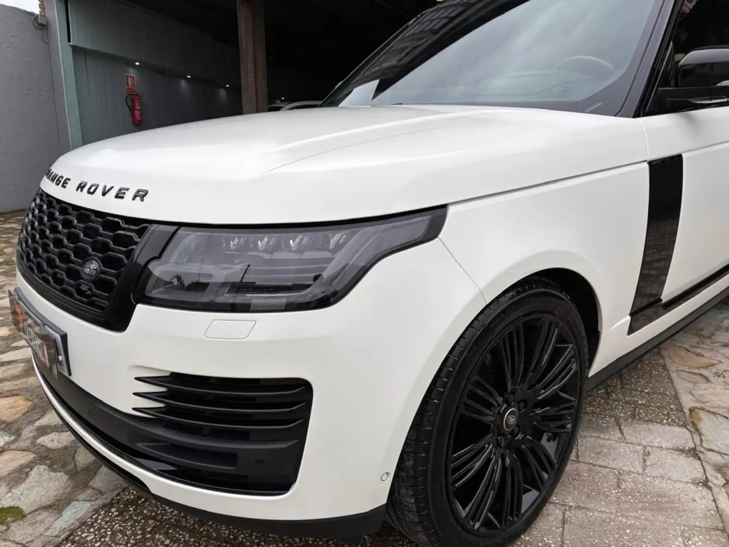 Land Rover Range Rover 4.4D SDV8 SVAutobiography LWB 4WD Aut. White - 2