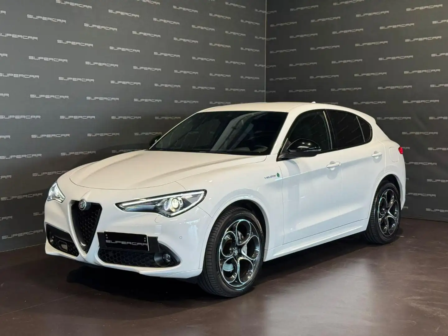 Alfa Romeo Stelvio 2.2 Turbodiesel 210 CV AT8 Q4 Veloce Bianco - 1