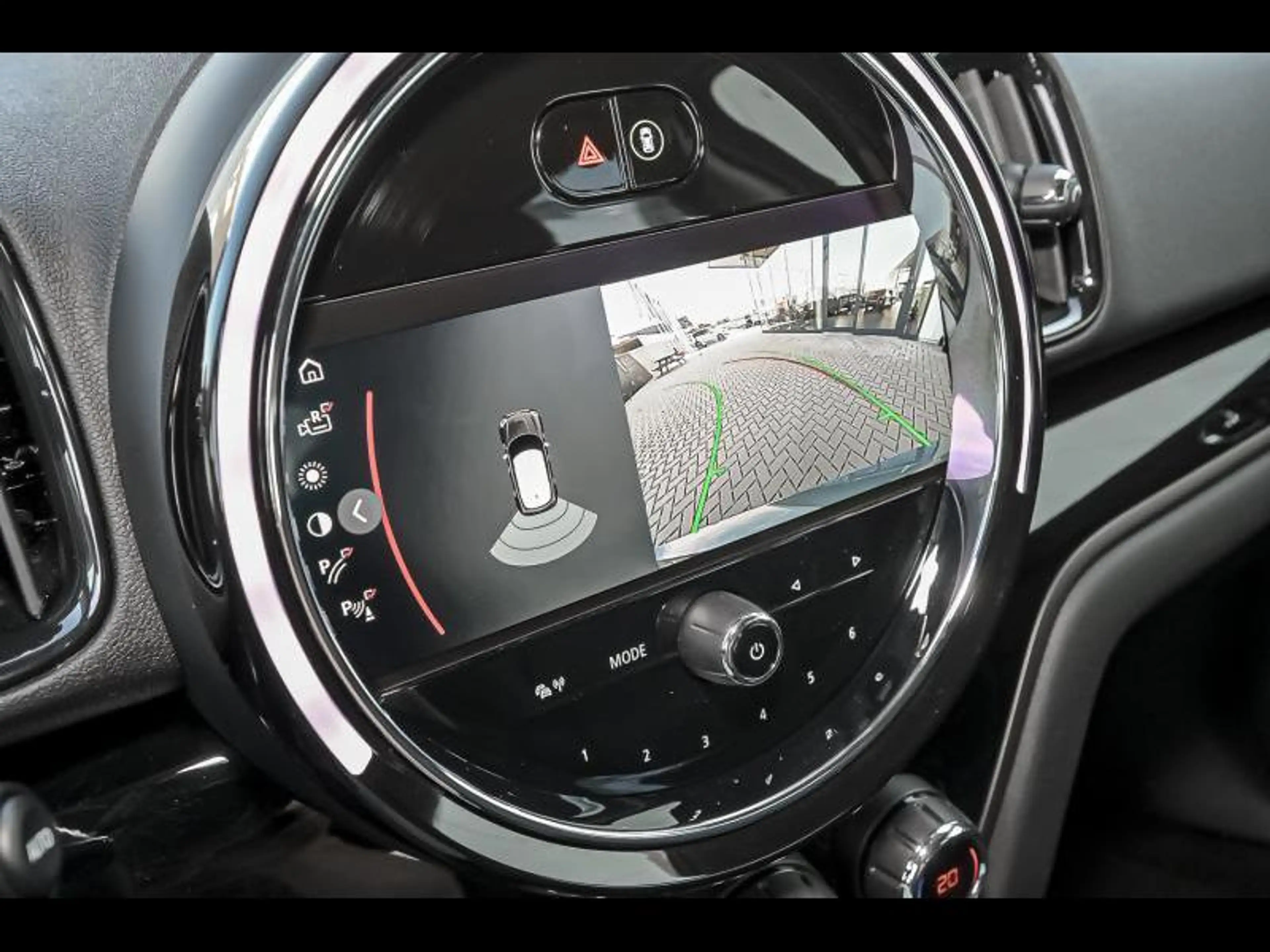 MINI Cooper SE Countryman — photo 14