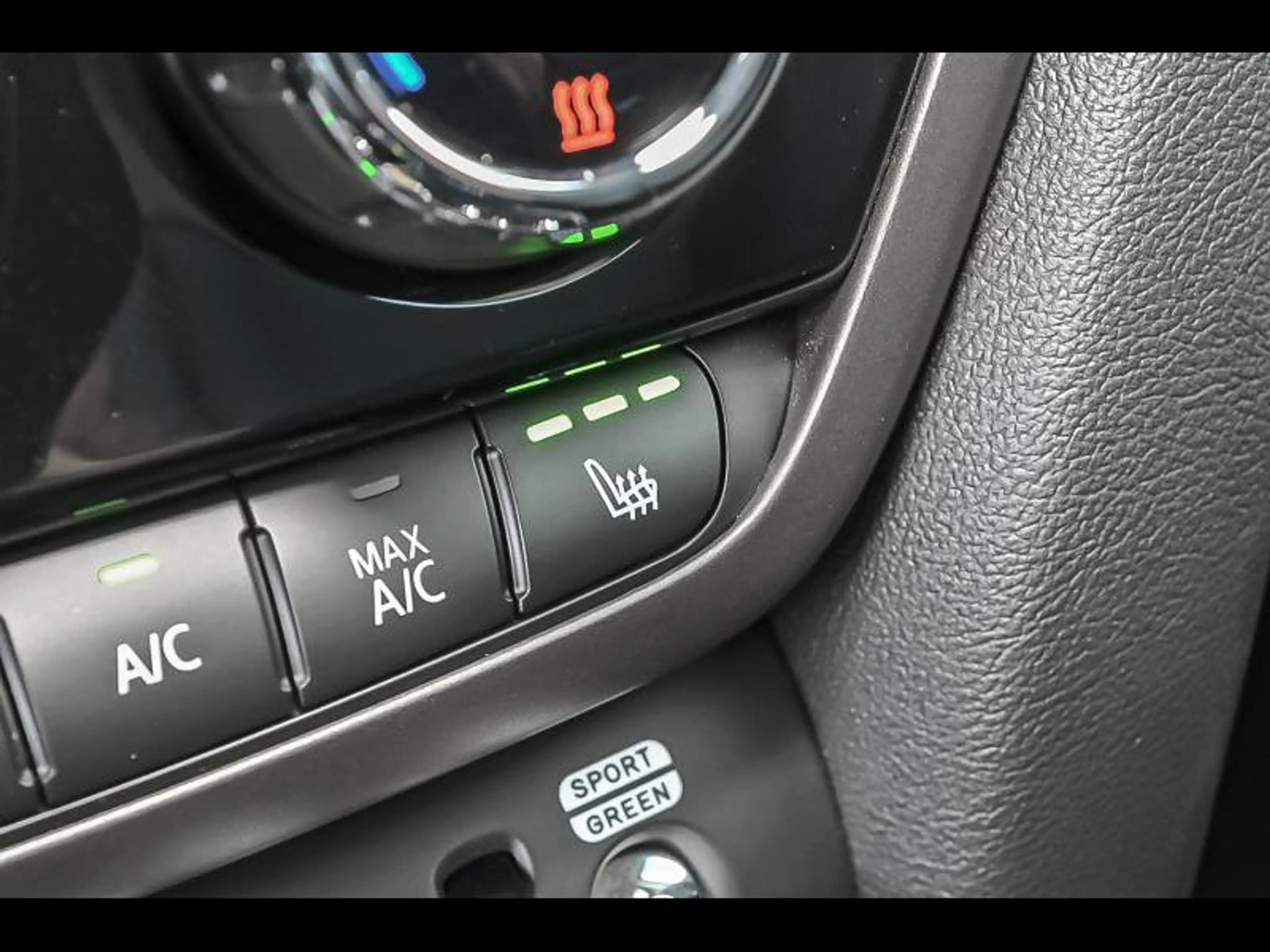 MINI Cooper SE Countryman — photo 11