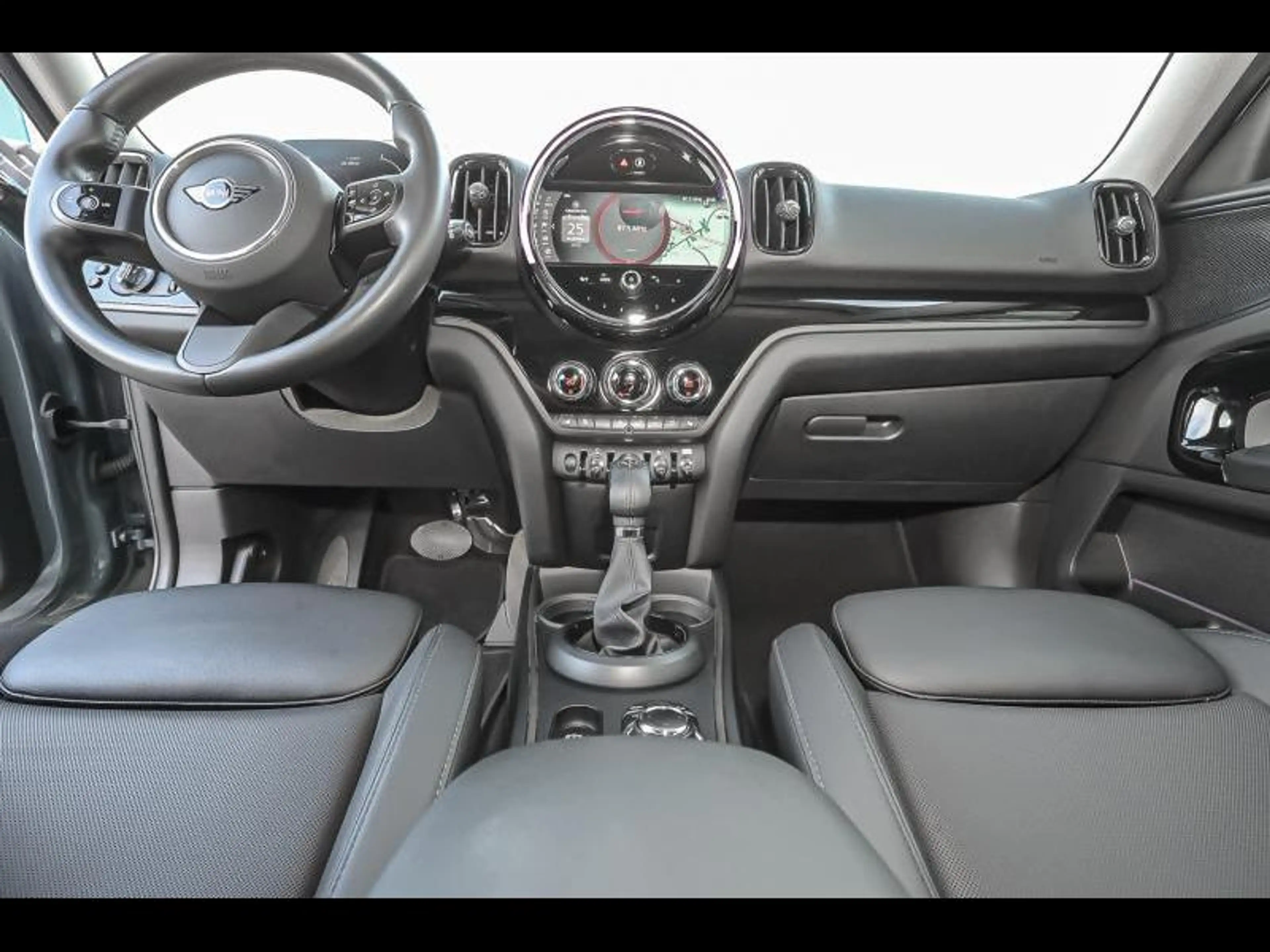 MINI Cooper SE Countryman — photo 6