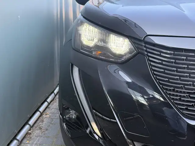 Peugeot 2008 view 10