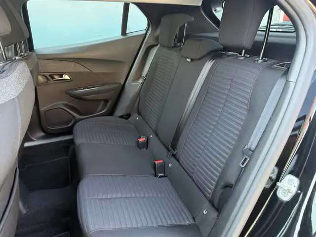 Peugeot 2008 view 6