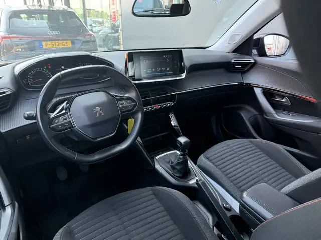 Peugeot 2008 view 4