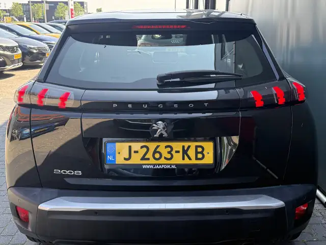 Peugeot 2008 view 11