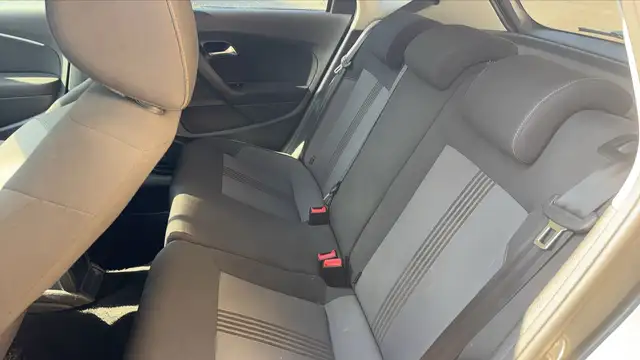 Volkswagen Polo view 9