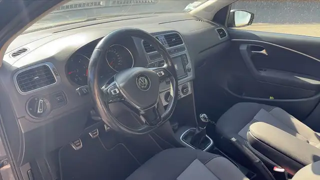 Volkswagen Polo view 8