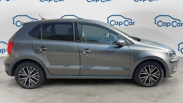 Volkswagen Polo view 4