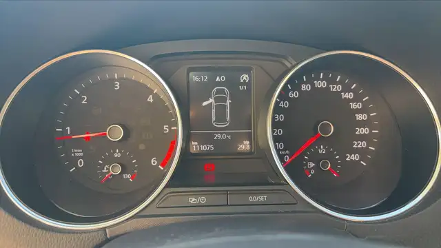 Volkswagen Polo view 12