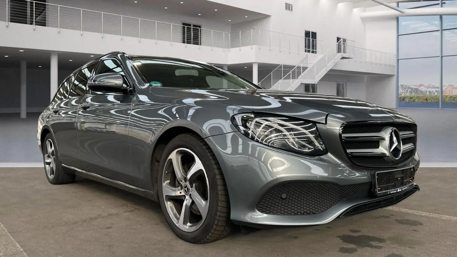 Mercedes-Benz E 220 d 4Matic-TEMP-NAVI-TÜV NEU-1 Jahr Garantie Gris - 2