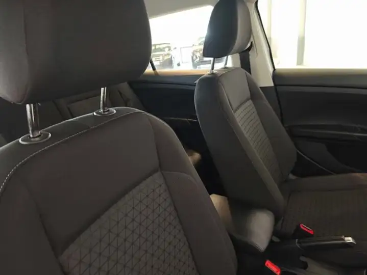 Volkswagen T-Cross Advance 1.0 TSI 2022, foto 27