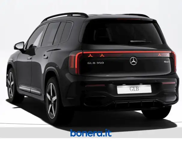 Mercedes-Benz GLB view 3