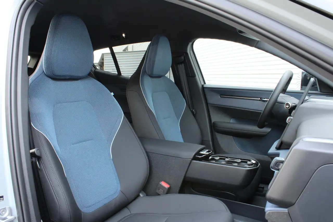 Volvo EX30 2026