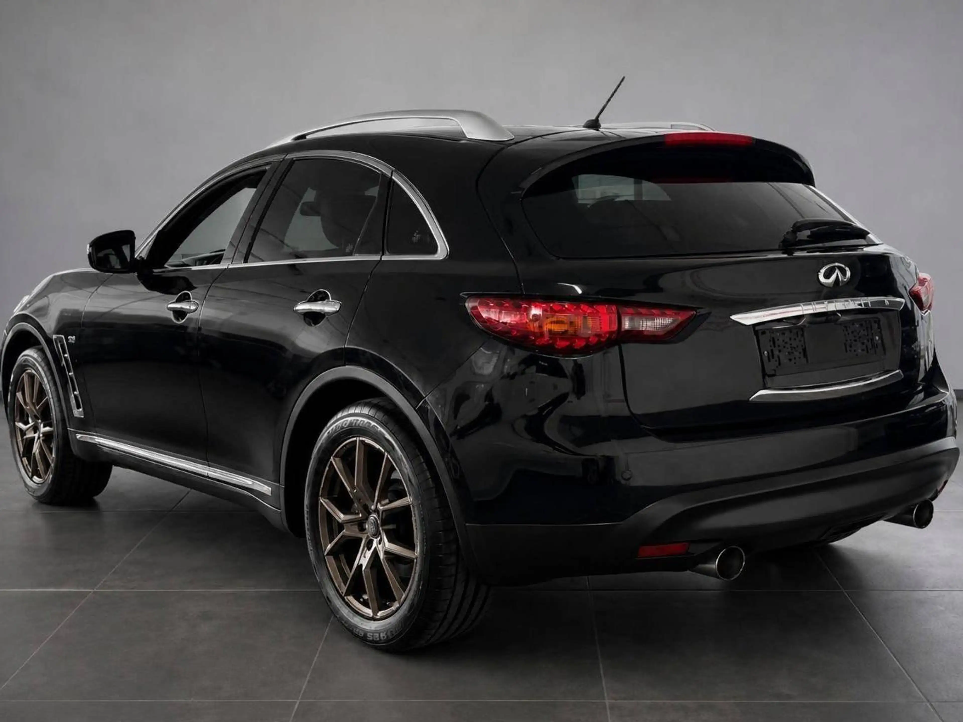 Infiniti QX70 - — photo 5