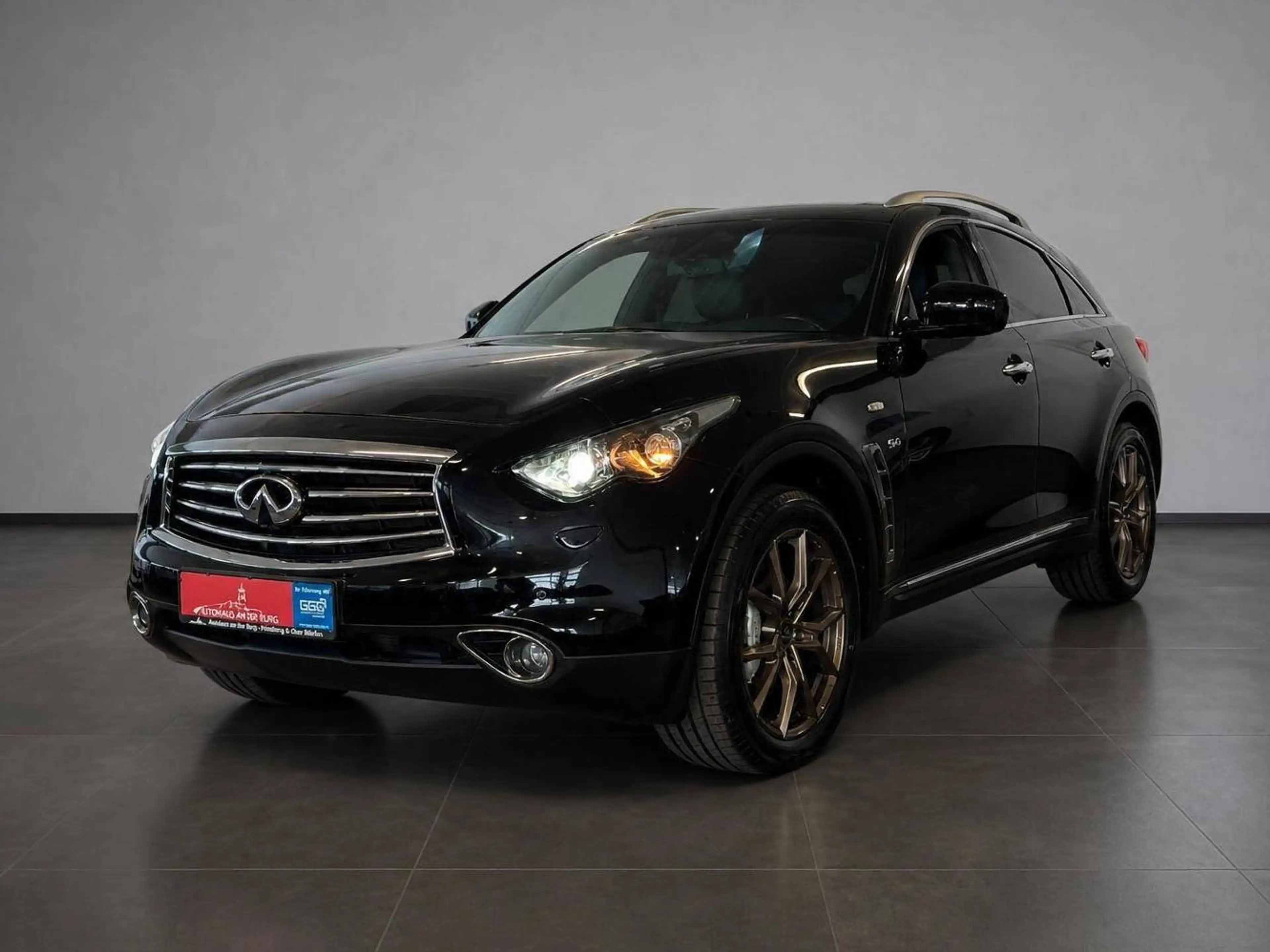 Infiniti QX70 - — photo 3