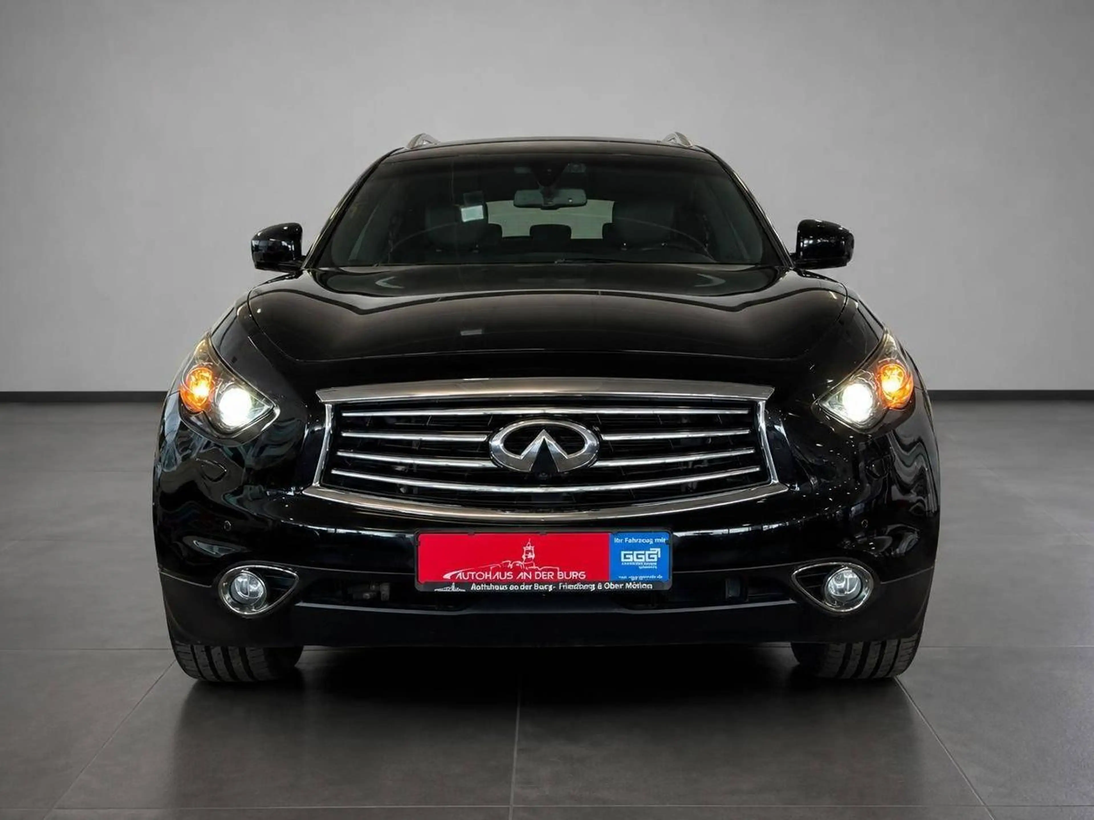Infiniti QX70 - — photo 2