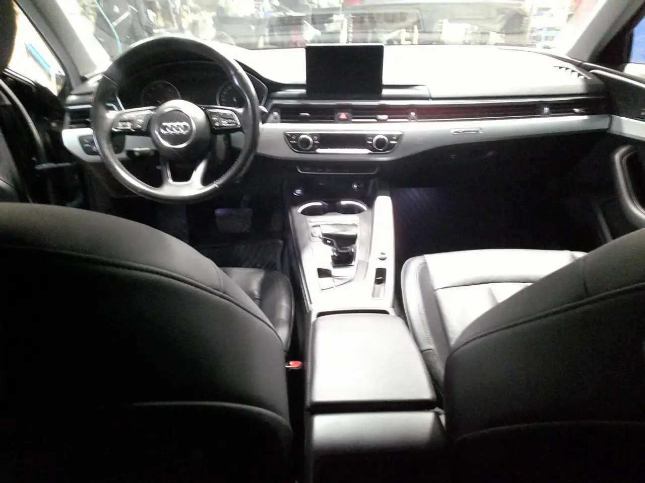 Audi A4 снимка Audi A4