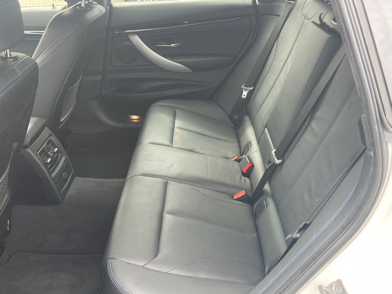 BMW 320 320dA GT *X-Drive*M-Sportpaket*Navi*Leder*LED* — photo 24