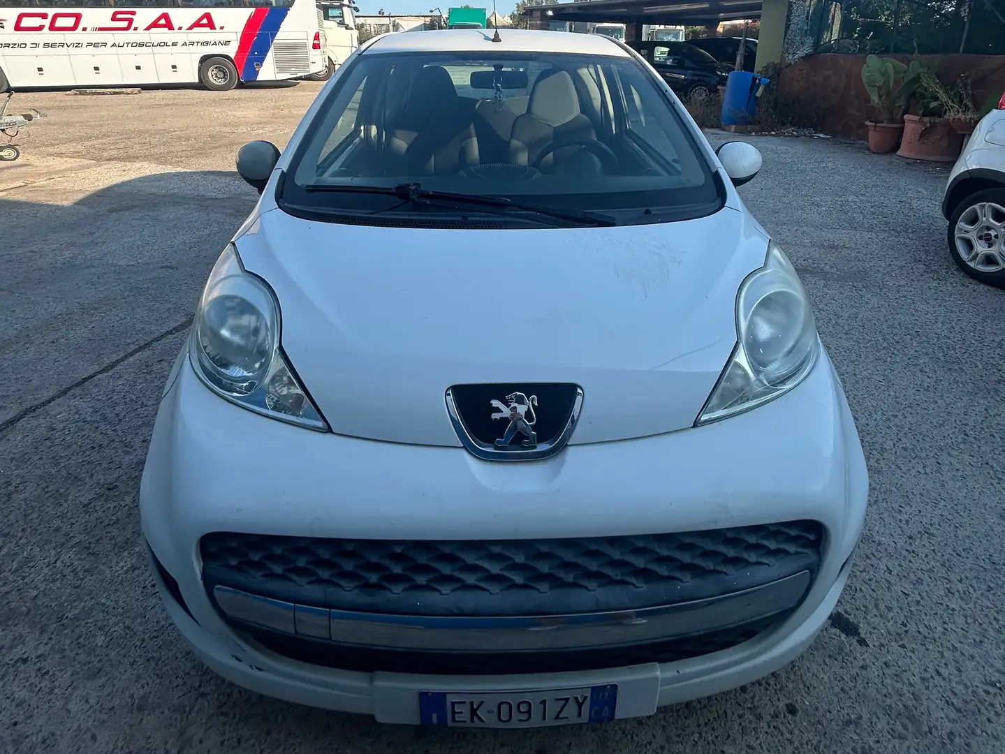Peugeot 107 107 2005 1.0 12v Access (desir) 3p FL Blanc - 2