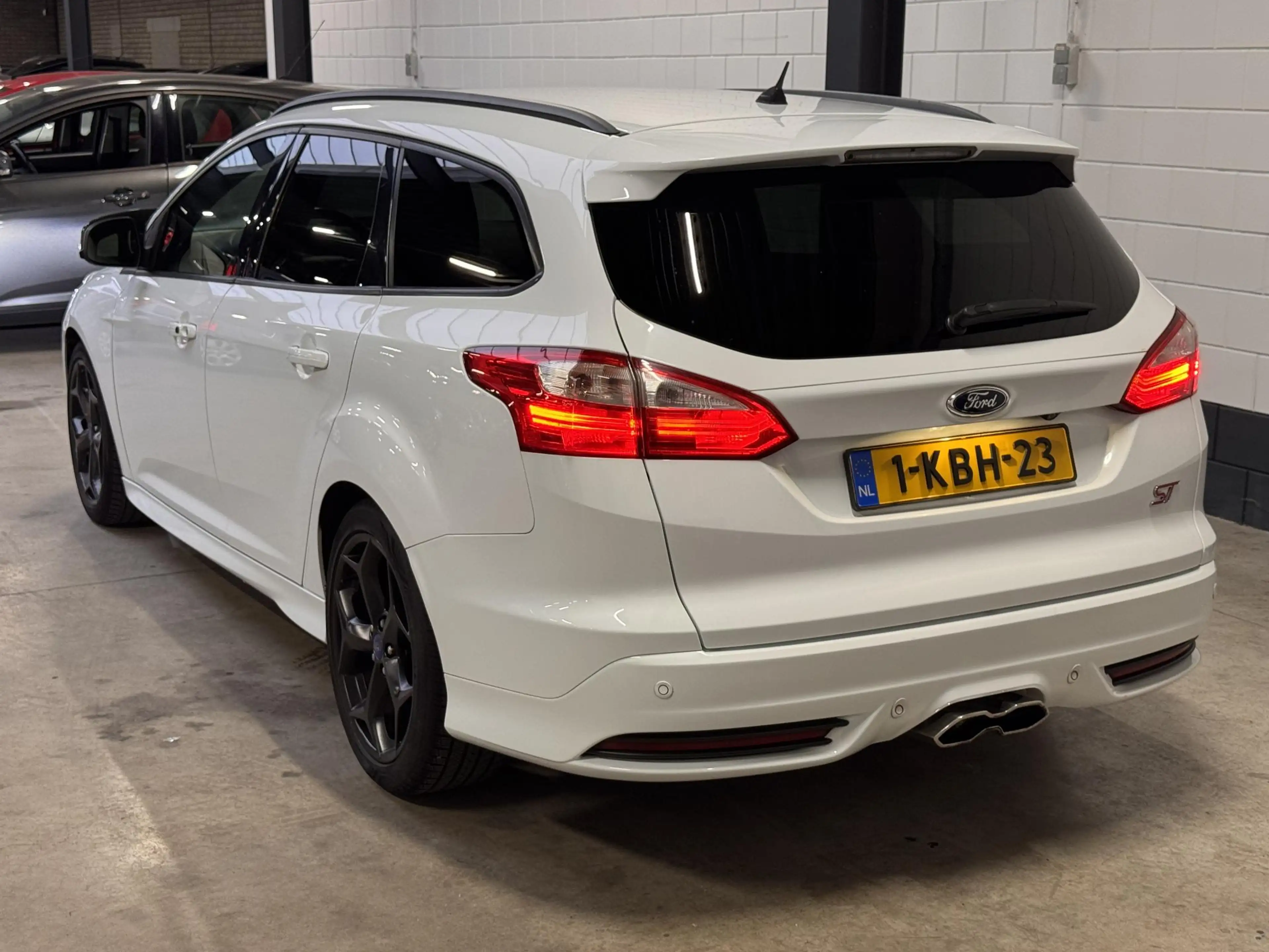 Ford Focus Wagon 2.0 EcoBoost ST-3 — photo 7