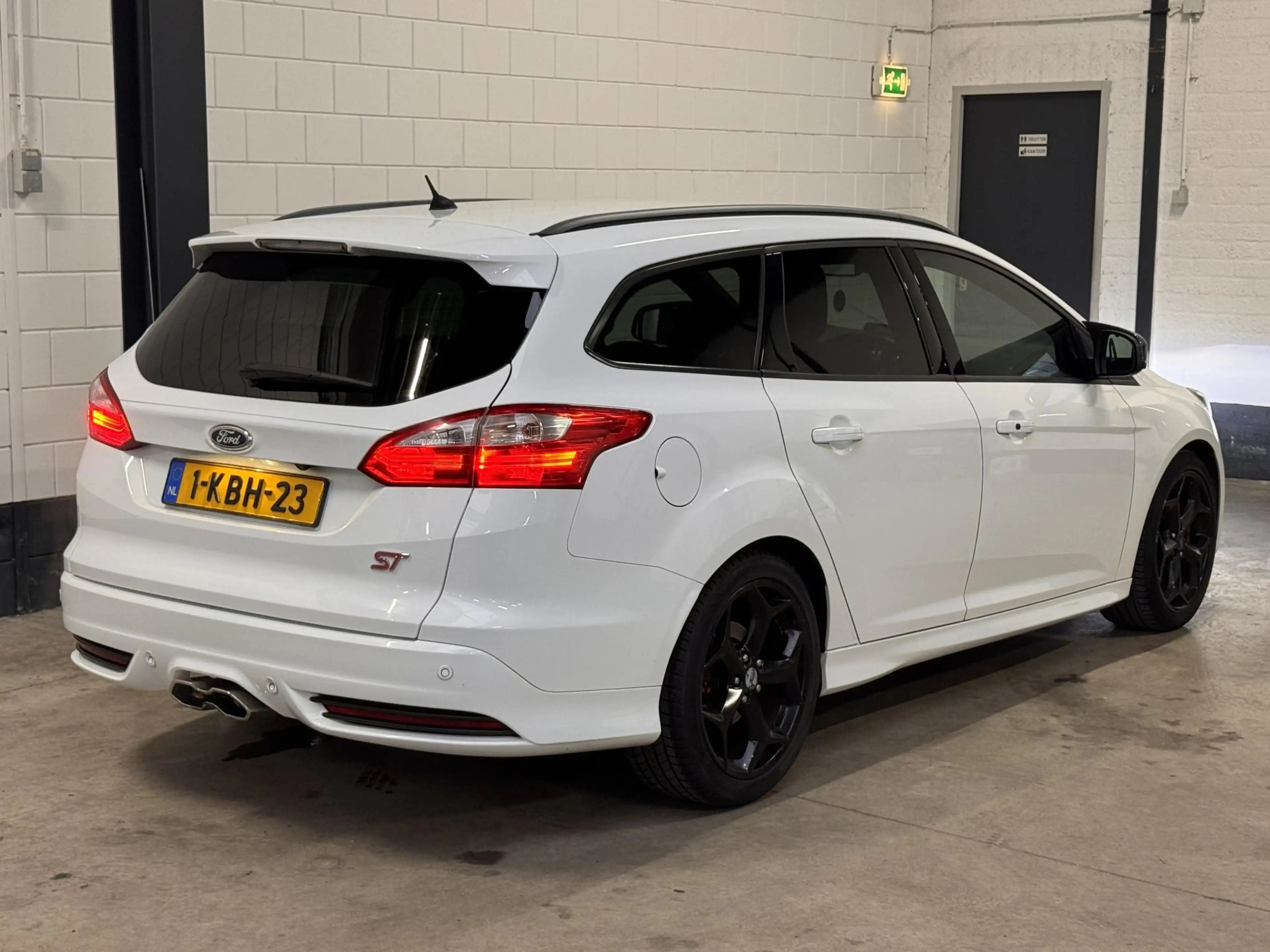 Ford Focus Wagon 2.0 EcoBoost ST-3 — photo 5