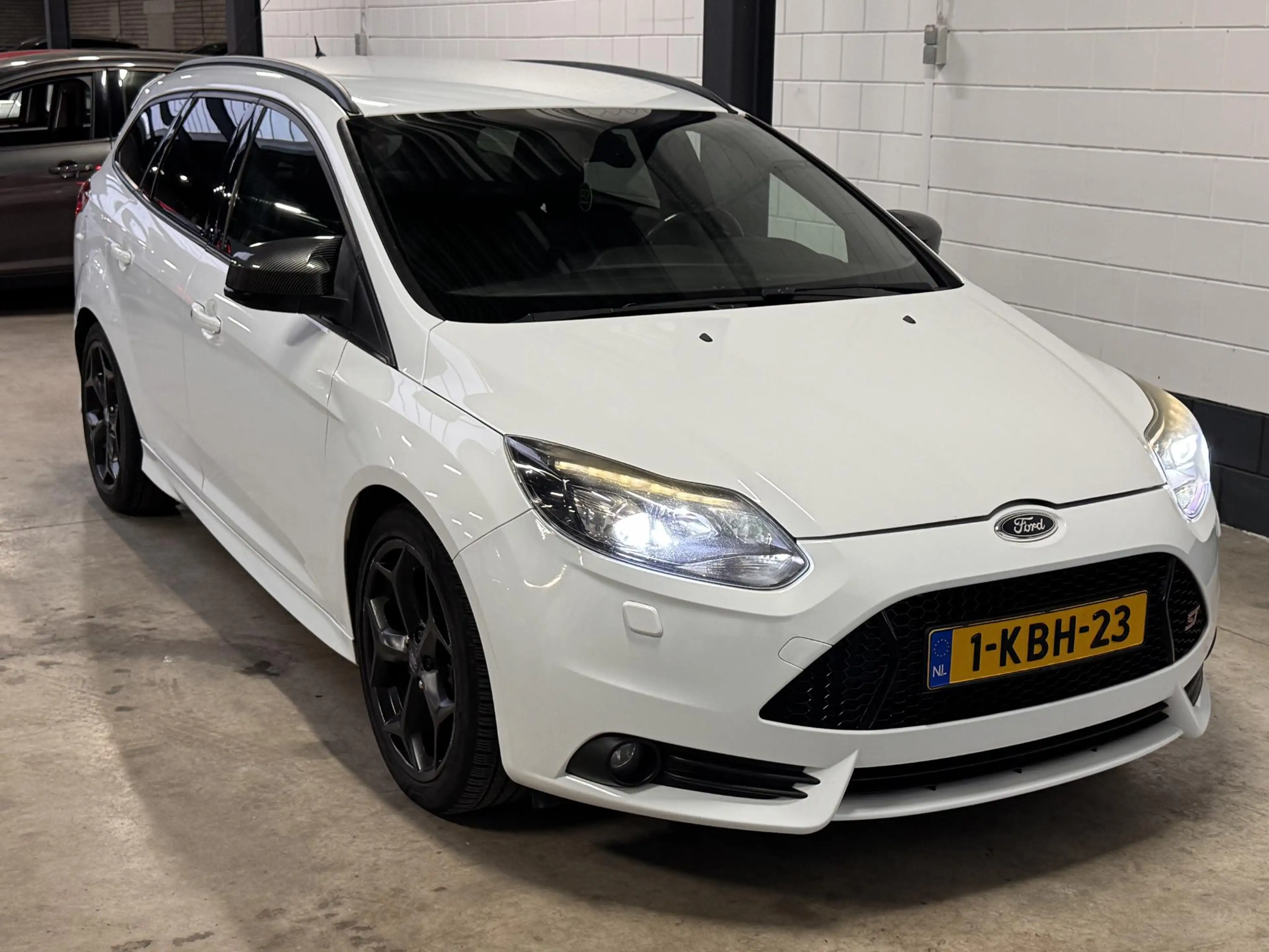 Ford Focus Wagon 2.0 EcoBoost ST-3 — photo 3