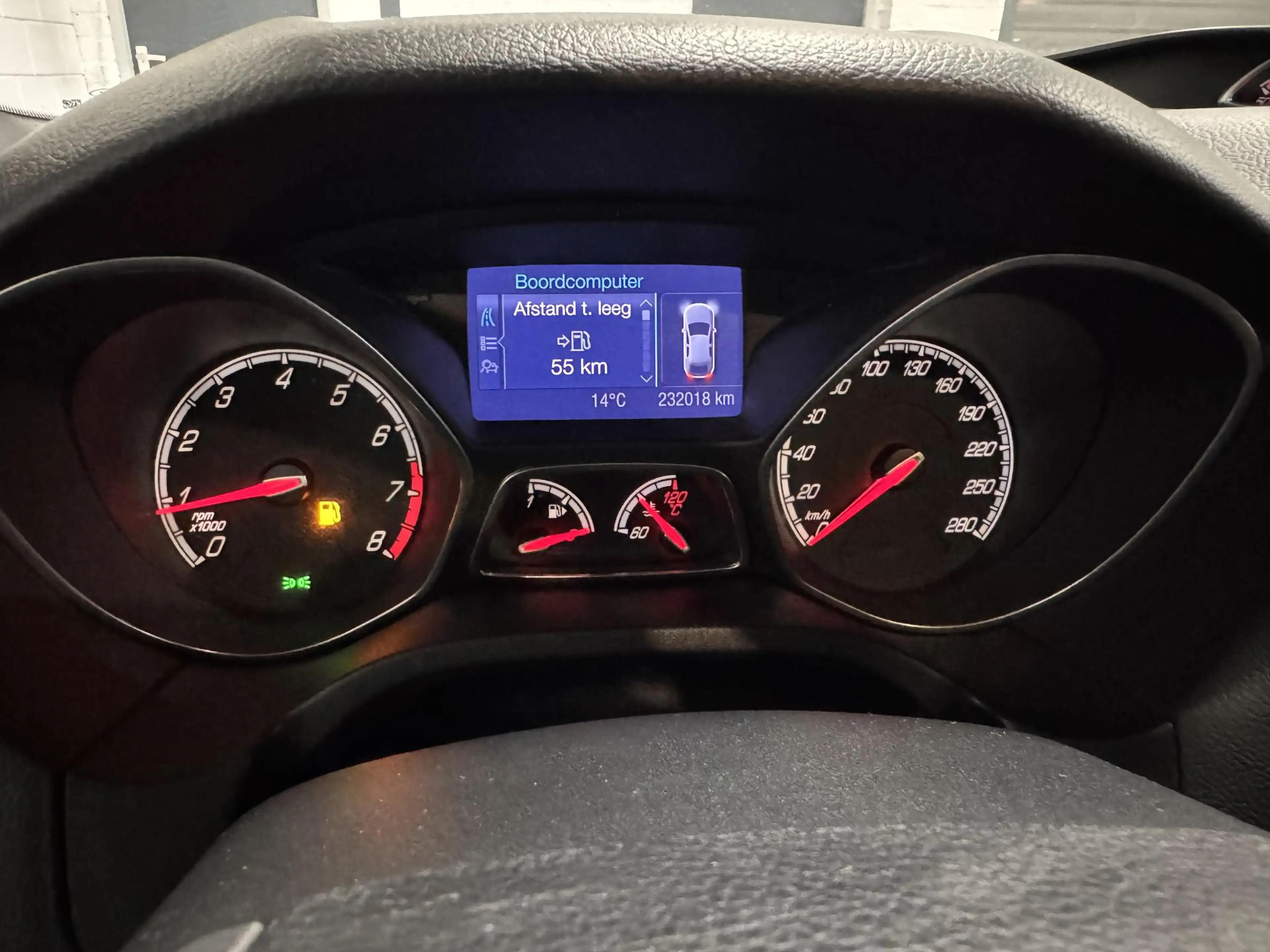 Ford Focus Wagon 2.0 EcoBoost ST-3 — photo 13