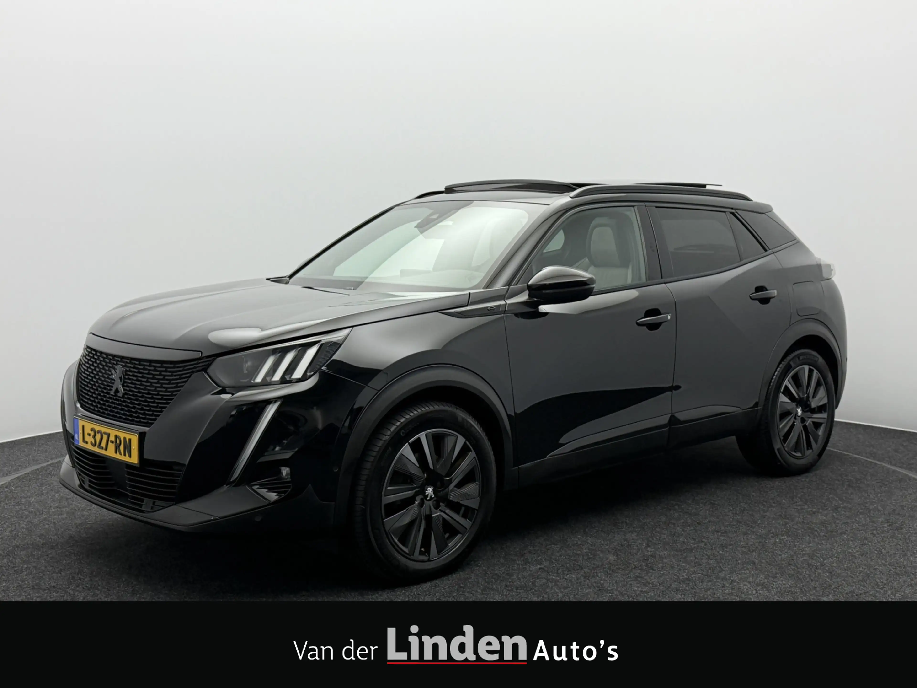 Peugeot e-2008 EV GT Pack 50 kWh 3-Fase SOH 92,5% | Panoramadak |