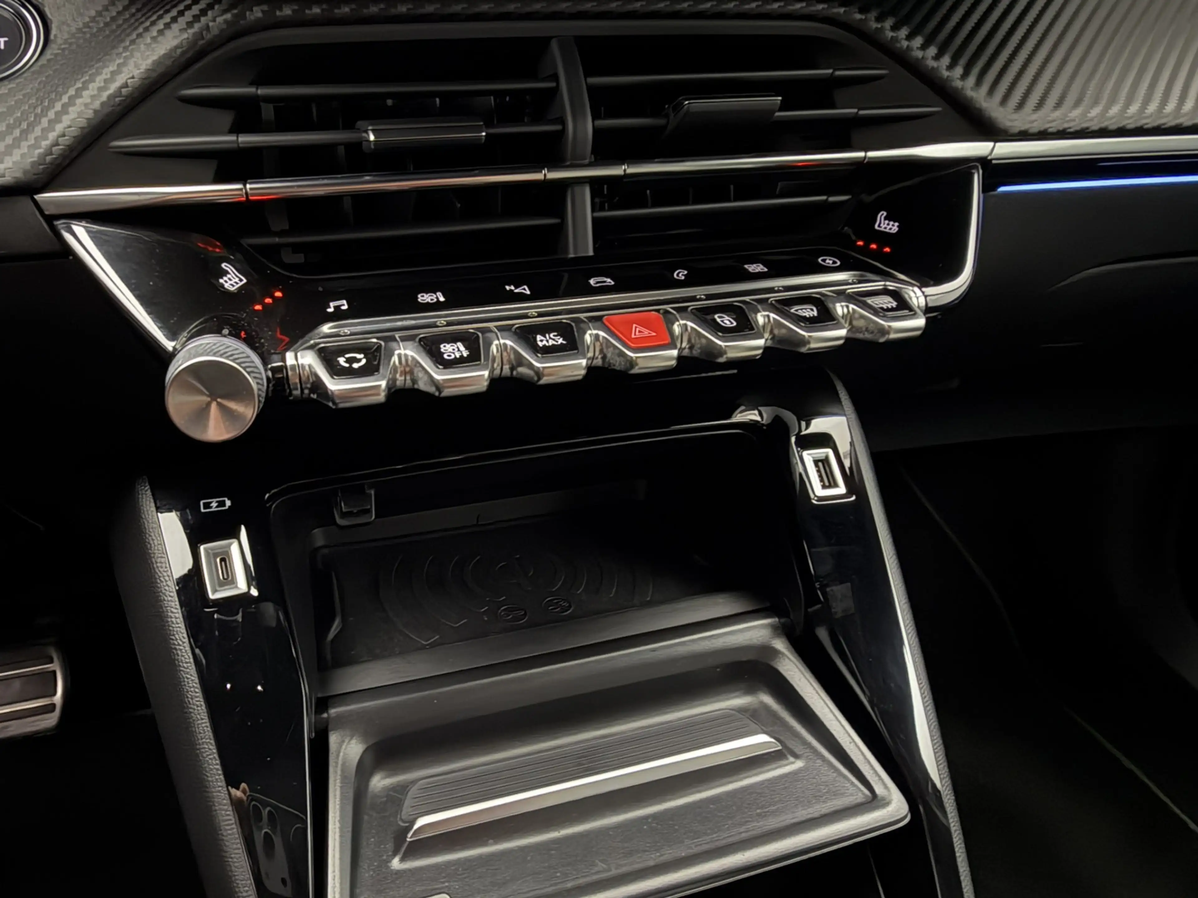 Peugeot e-2008 EV GT Pack 50 kWh 3-Fase SOH 92,5% | Panoramadak | — photo 11