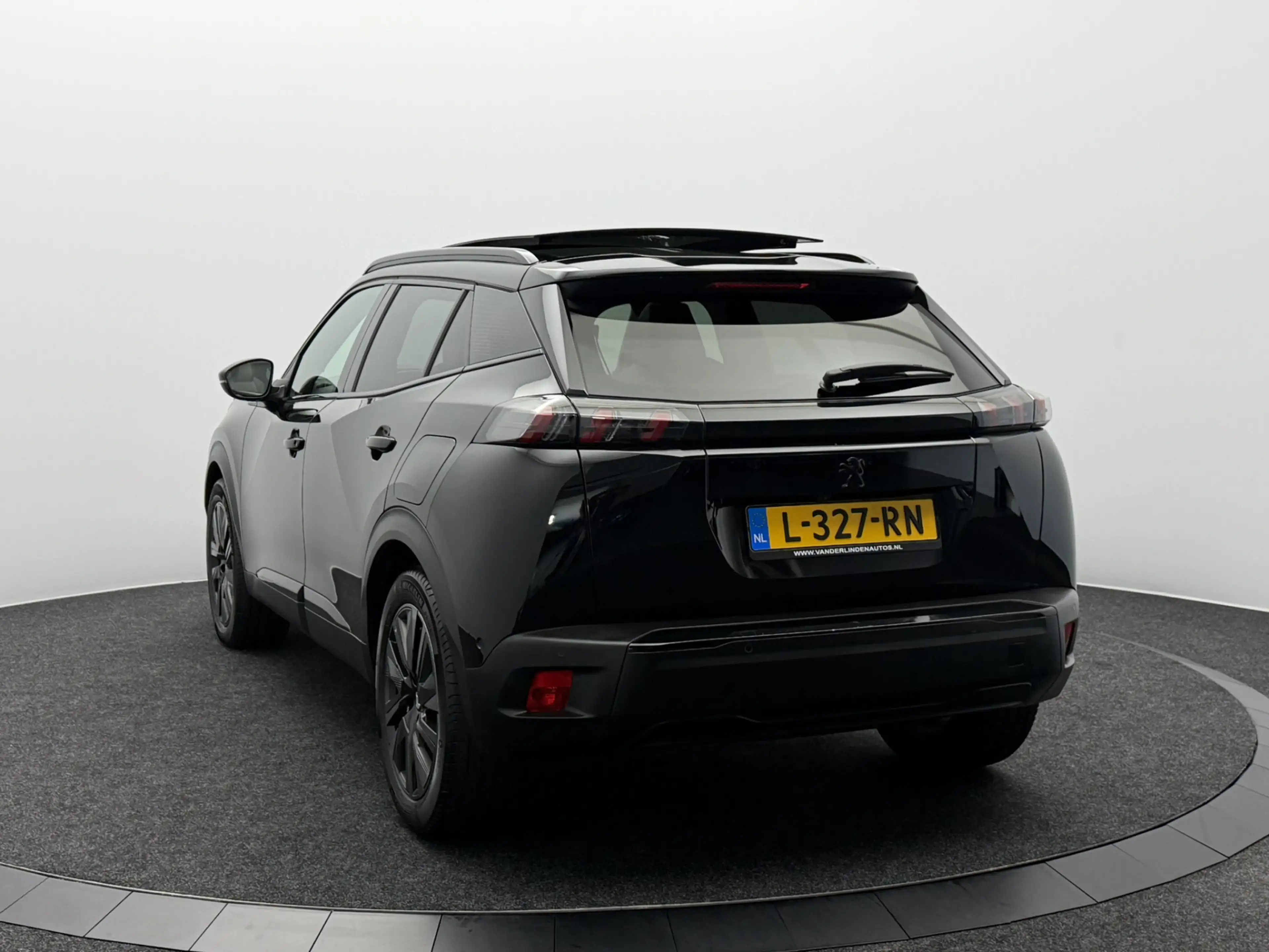 Peugeot e-2008 EV GT Pack 50 kWh 3-Fase SOH 92,5% | Panoramadak | — photo 9