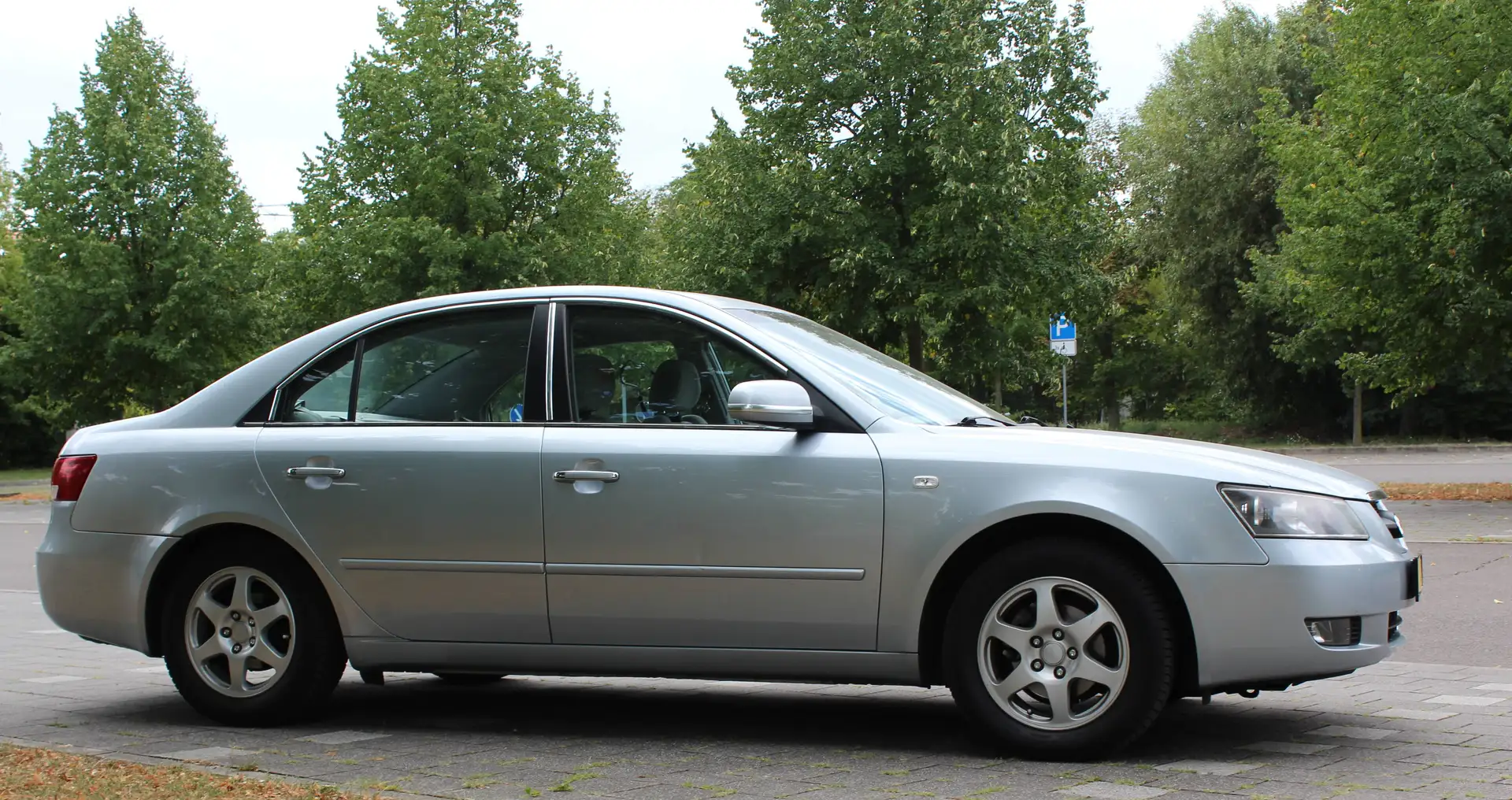 Hyundai SONATA 2.4 GLS Top Zustand! 1. Hand Silber - 1