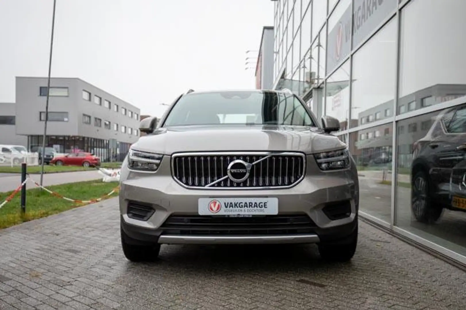 Volvo XC40 1.5 T5 Recharge Inscription PHEV MY22 Beige - 2