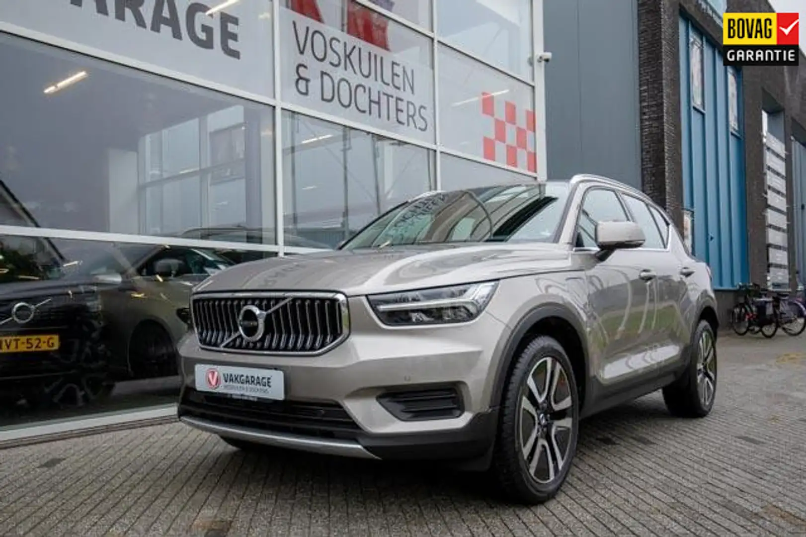 Volvo XC40 1.5 T5 Recharge Inscription PHEV MY22 Beige - 1