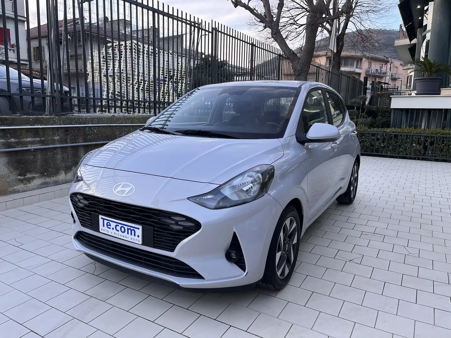 Hyundai i10 1.0 mpi Connectline 67cv automatica Apple Grau - 1
