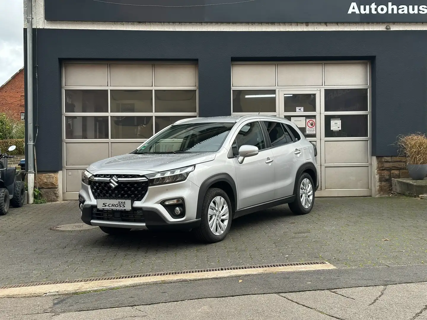 Suzuki S-Cross S-Cross 1.4 Boosterjet Hybrid Comfort AHK Silber - 1