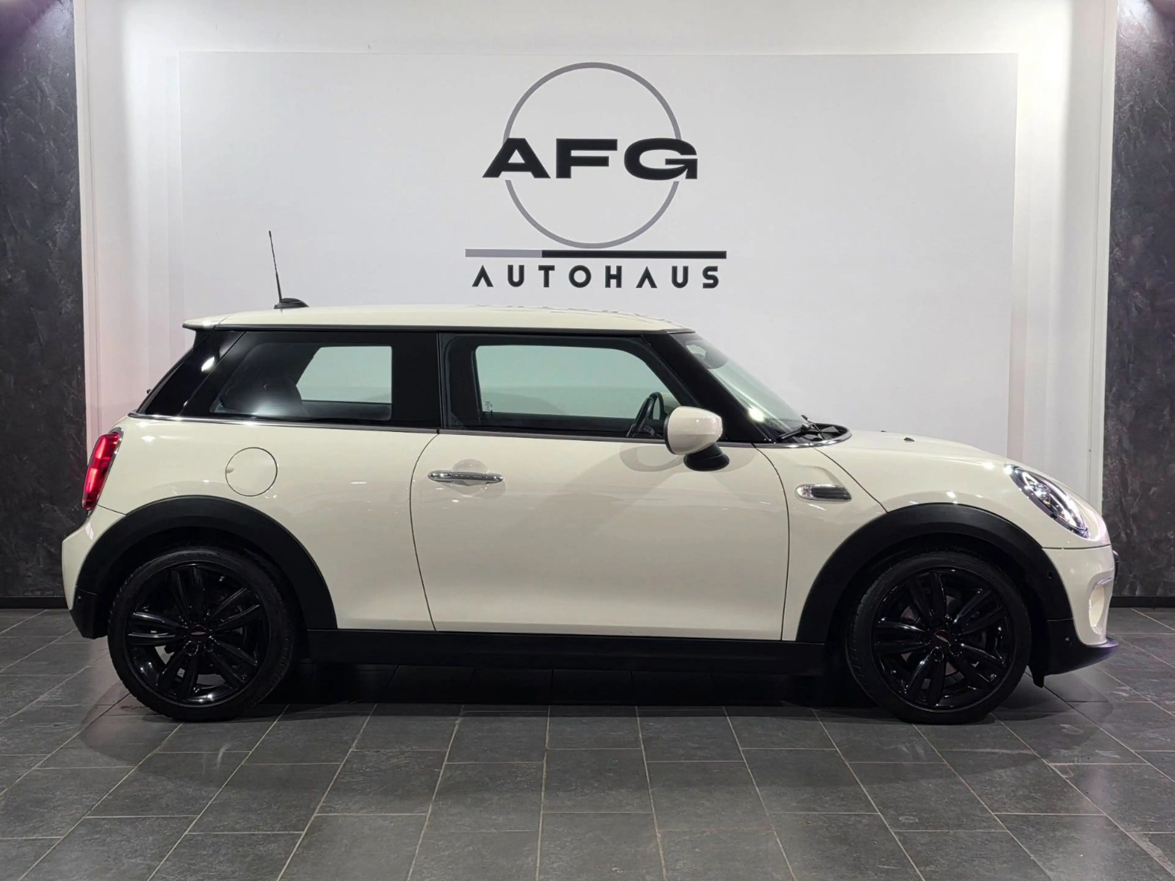 MINI One Mini *AUTOMATIK*SHZ*NAVI*CARPLAY — photo 4