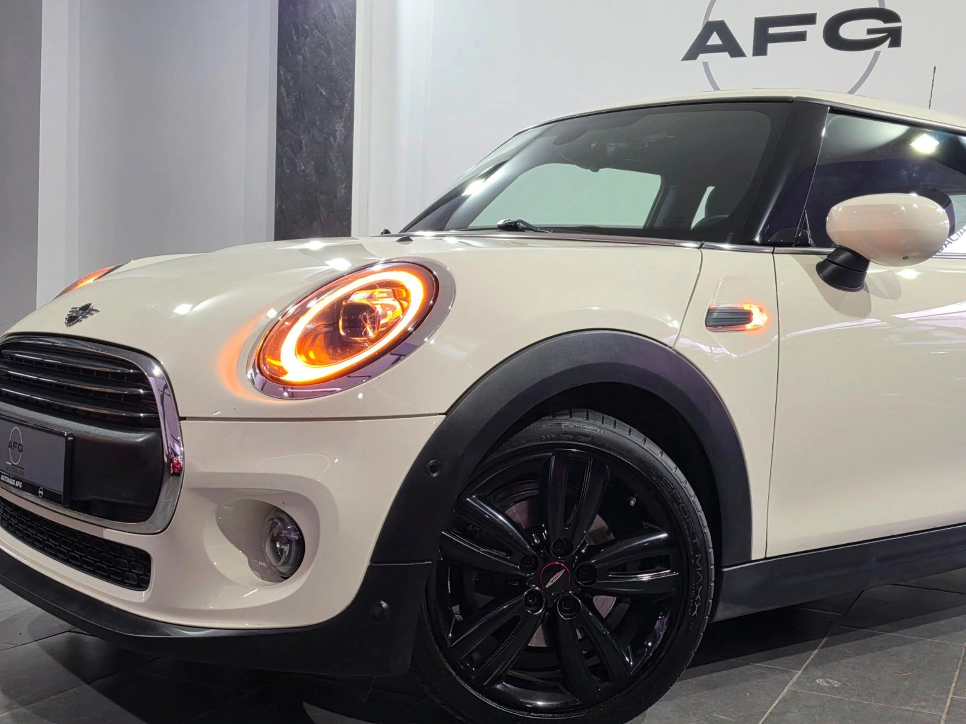 MINI One Mini *AUTOMATIK*SHZ*NAVI*CARPLAY — photo 9