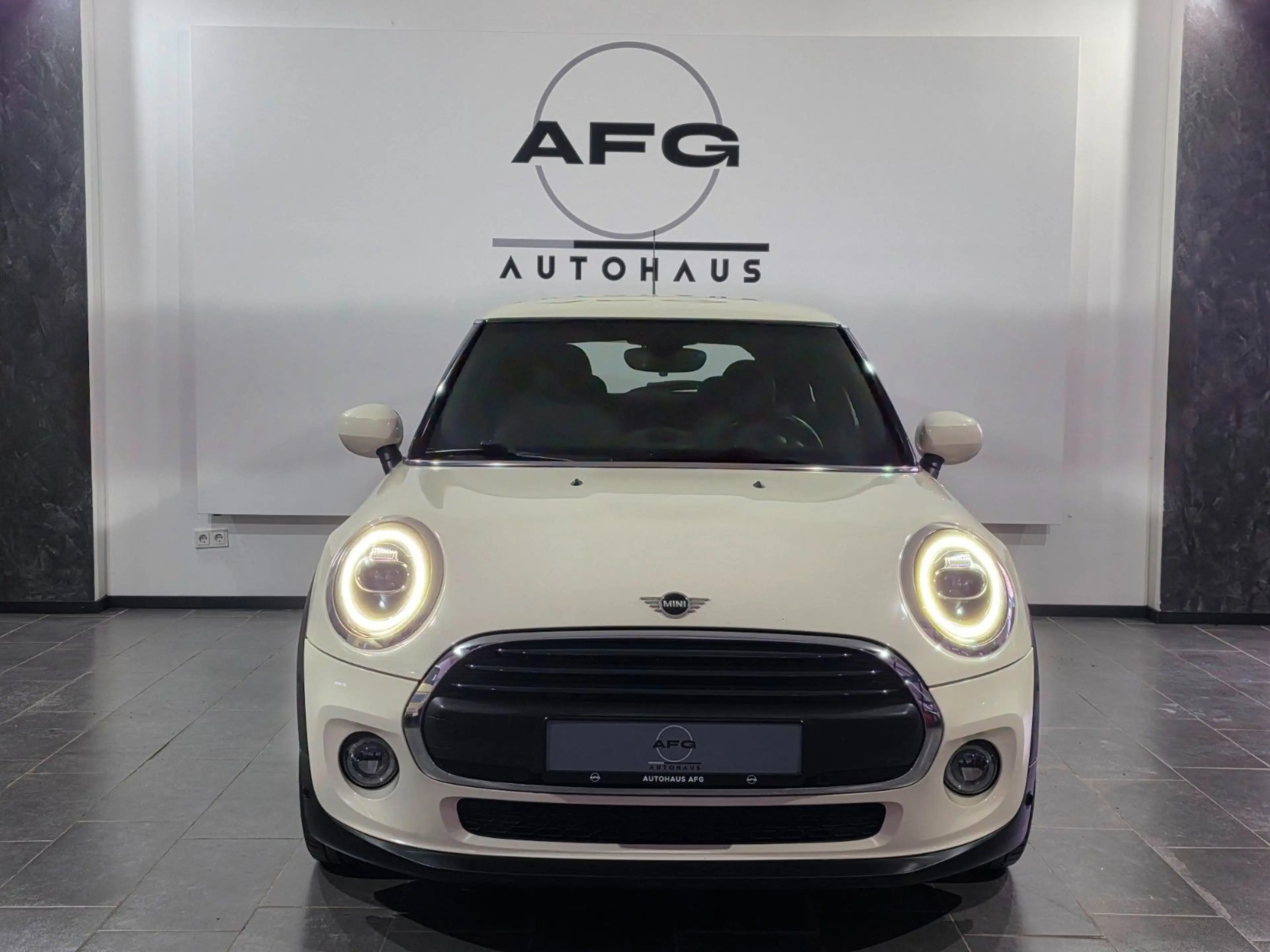 MINI One Mini *AUTOMATIK*SHZ*NAVI*CARPLAY — photo 2