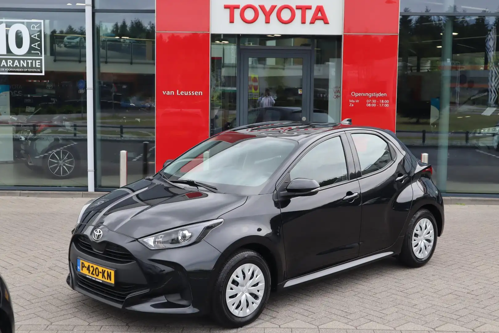 Toyota Yaris 1.5 VVT-i ACTIVE 5-DEURS APPLE/ANDROID CAMERA AD-C Zwart - 1