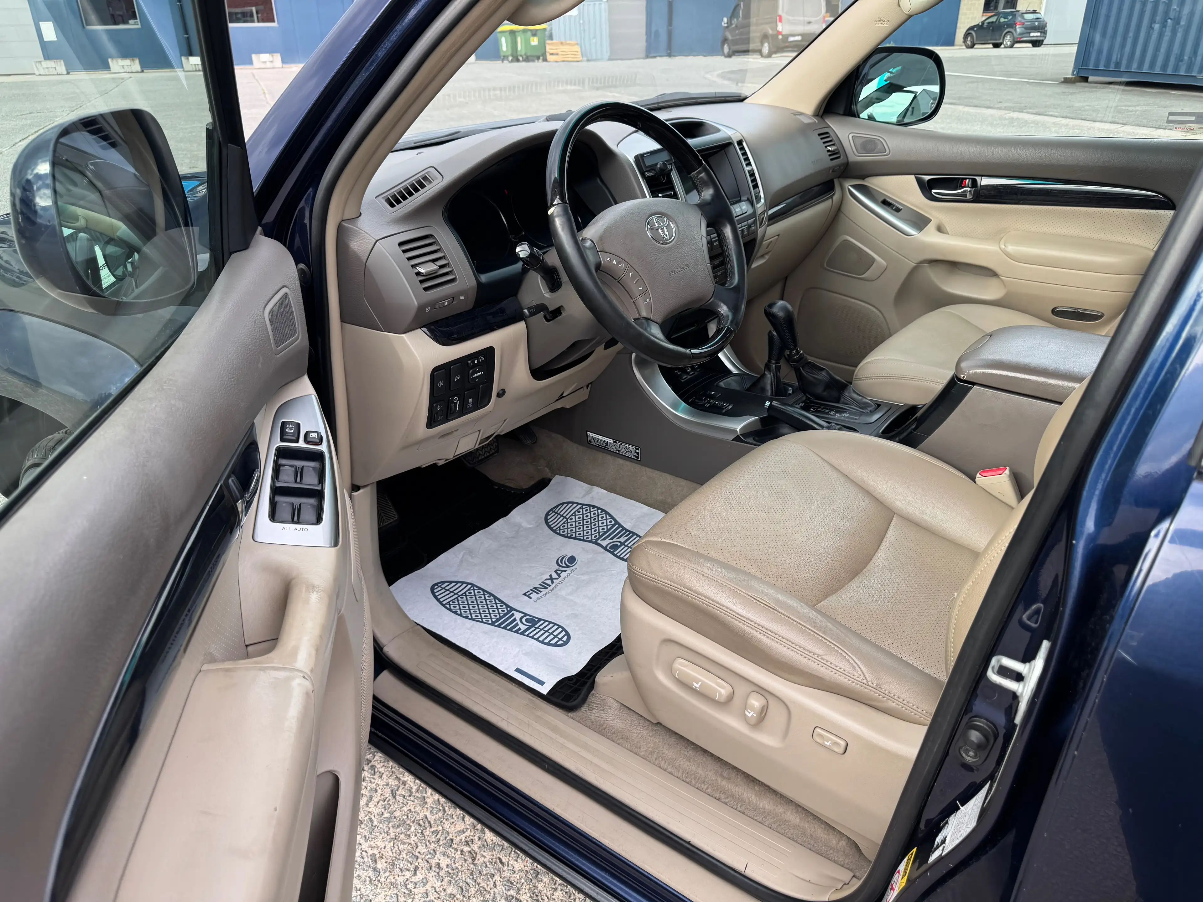 Toyota Land Cruiser 3.0 D-4D VIP / 7Place / Automaat / Export / Afrik Only — photo 12