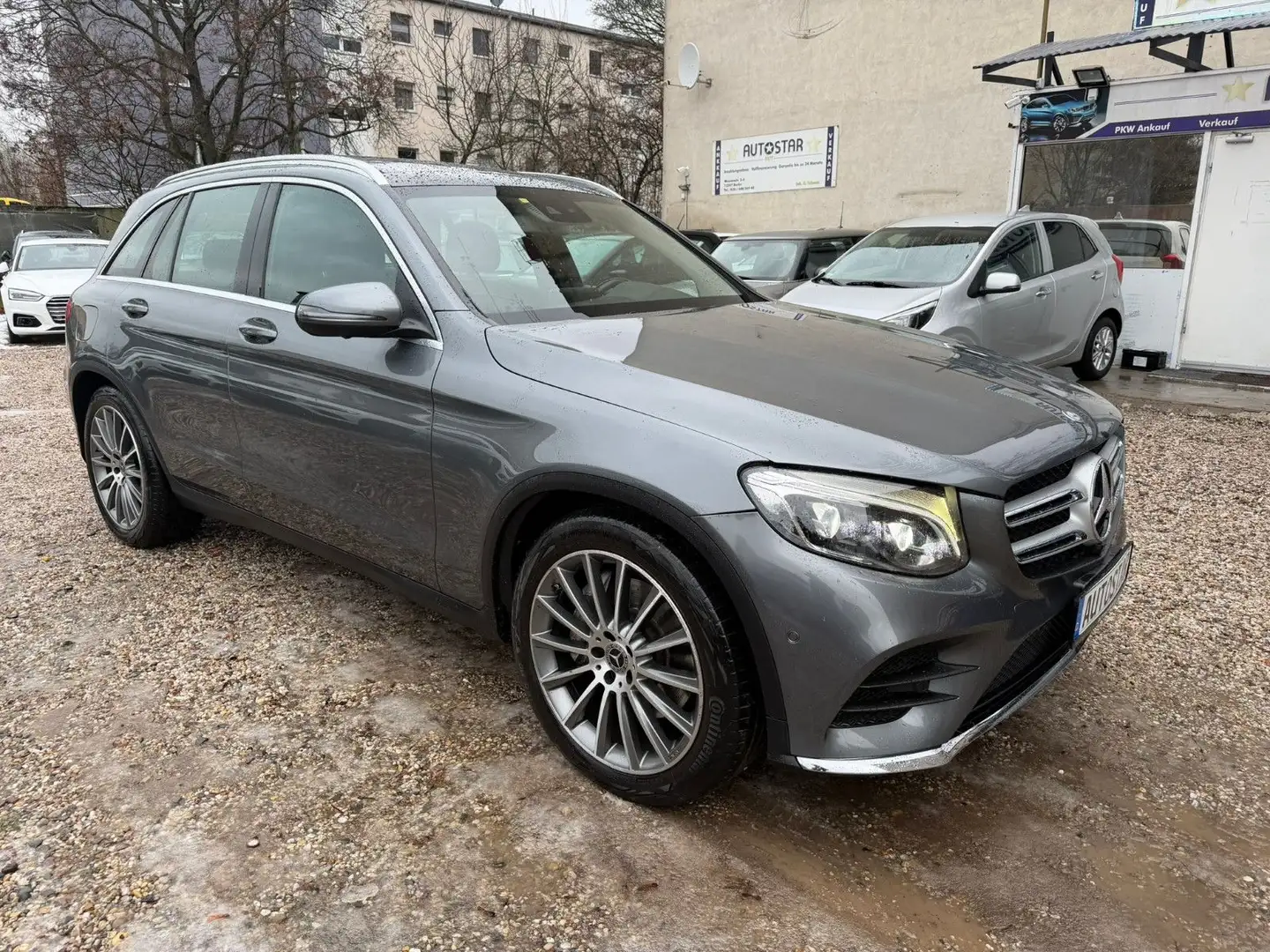 Mercedes-Benz GLC 250 d 4MATIC AMG Line*Panorama*360°Cam* Grau - 2
