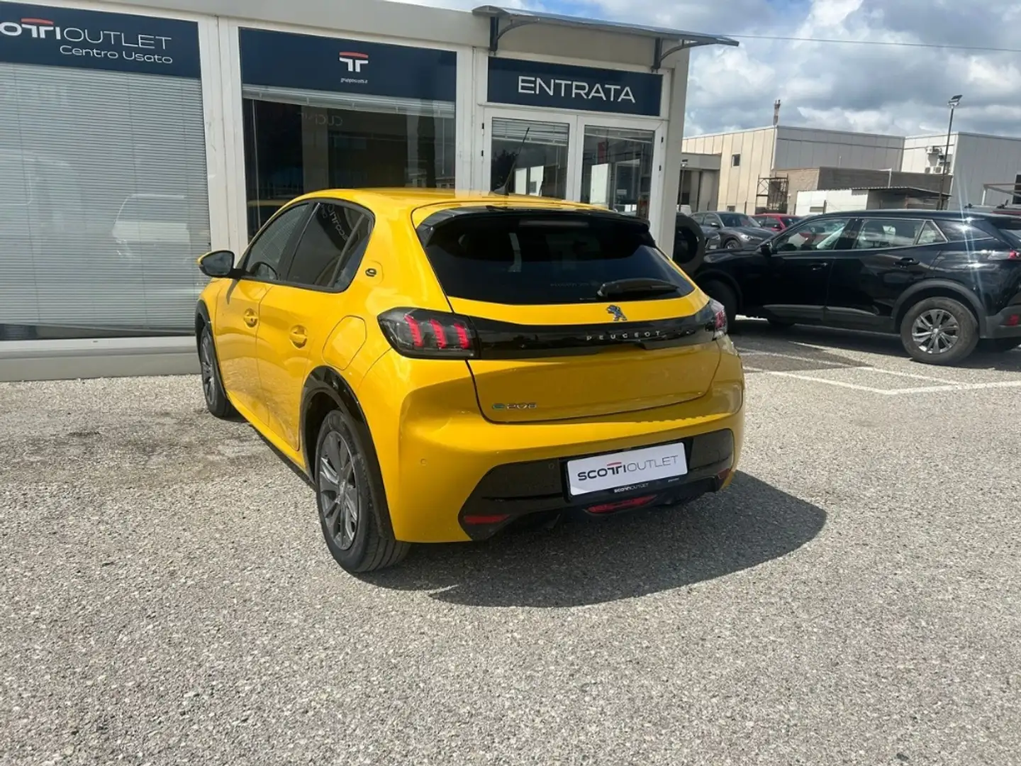 Peugeot 208 motore elettrico 136 CV 5 porte Allure Pack Jaune - 2