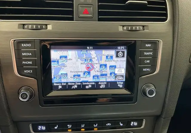 Volkswagen Golf view 8