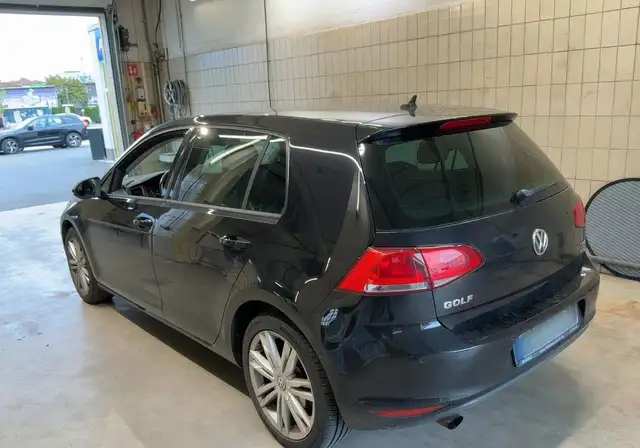 Volkswagen Golf view 4