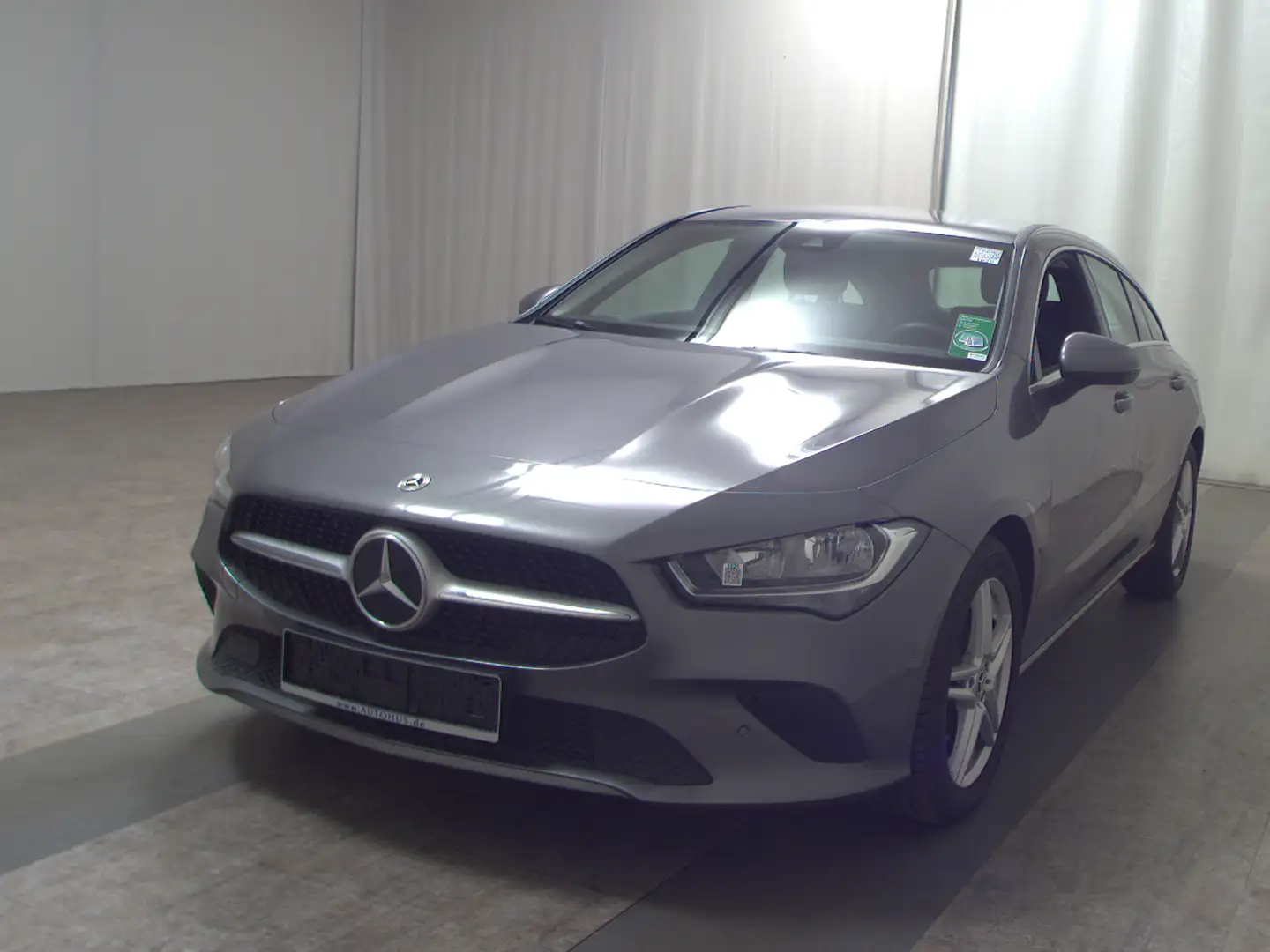 Mercedes-Benz CLA 200 d Shooting Brake AHK Navi KeyLess MBUX Grau - 2