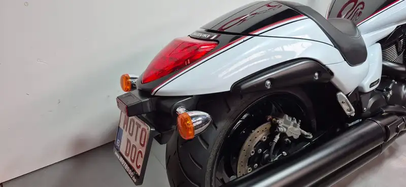 Suzuki M 1800 R - foto 3