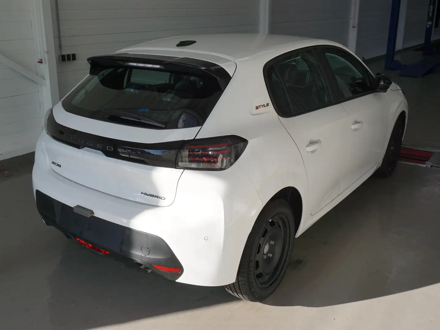 Peugeot 208 208 1.2 hybrid Style110PS e-dcs6, 8 Jahre Garantie Weiß - 2