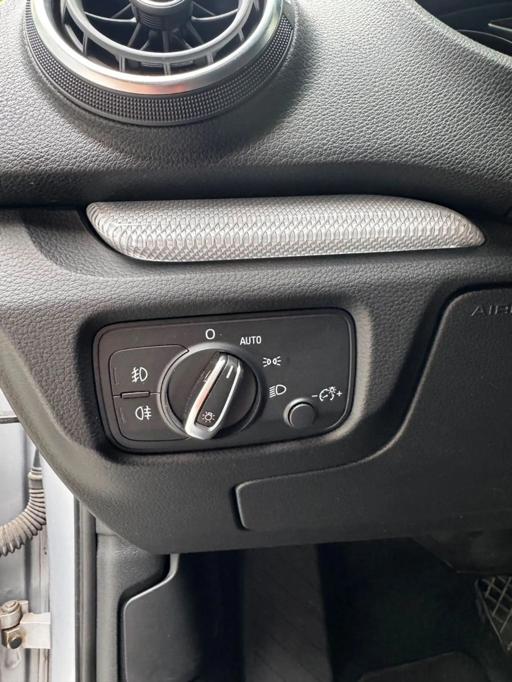 Audi A3 Sportback ambiente 1.6 TDI — photo 12