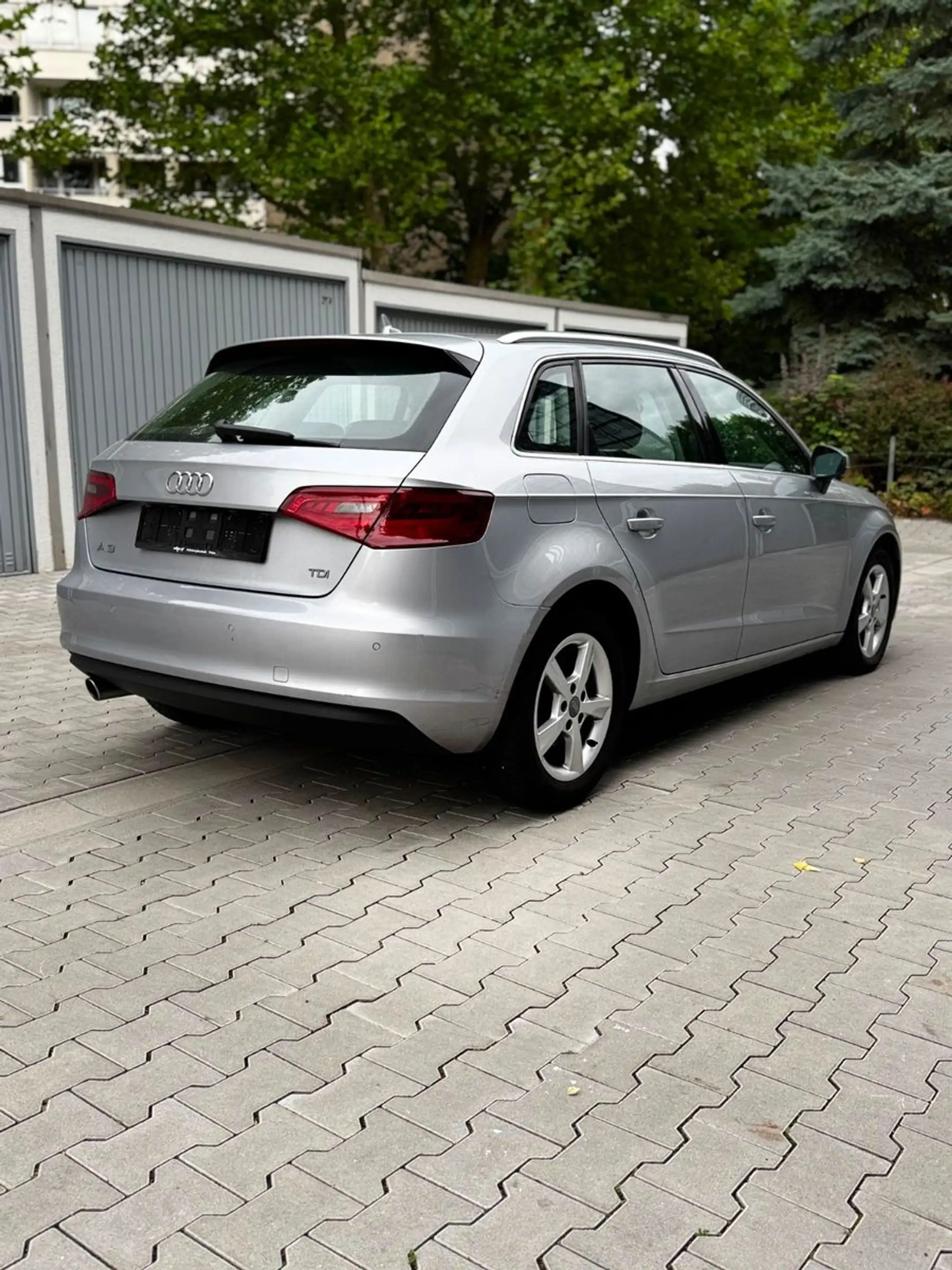 Audi A3 Sportback ambiente 1.6 TDI — photo 4
