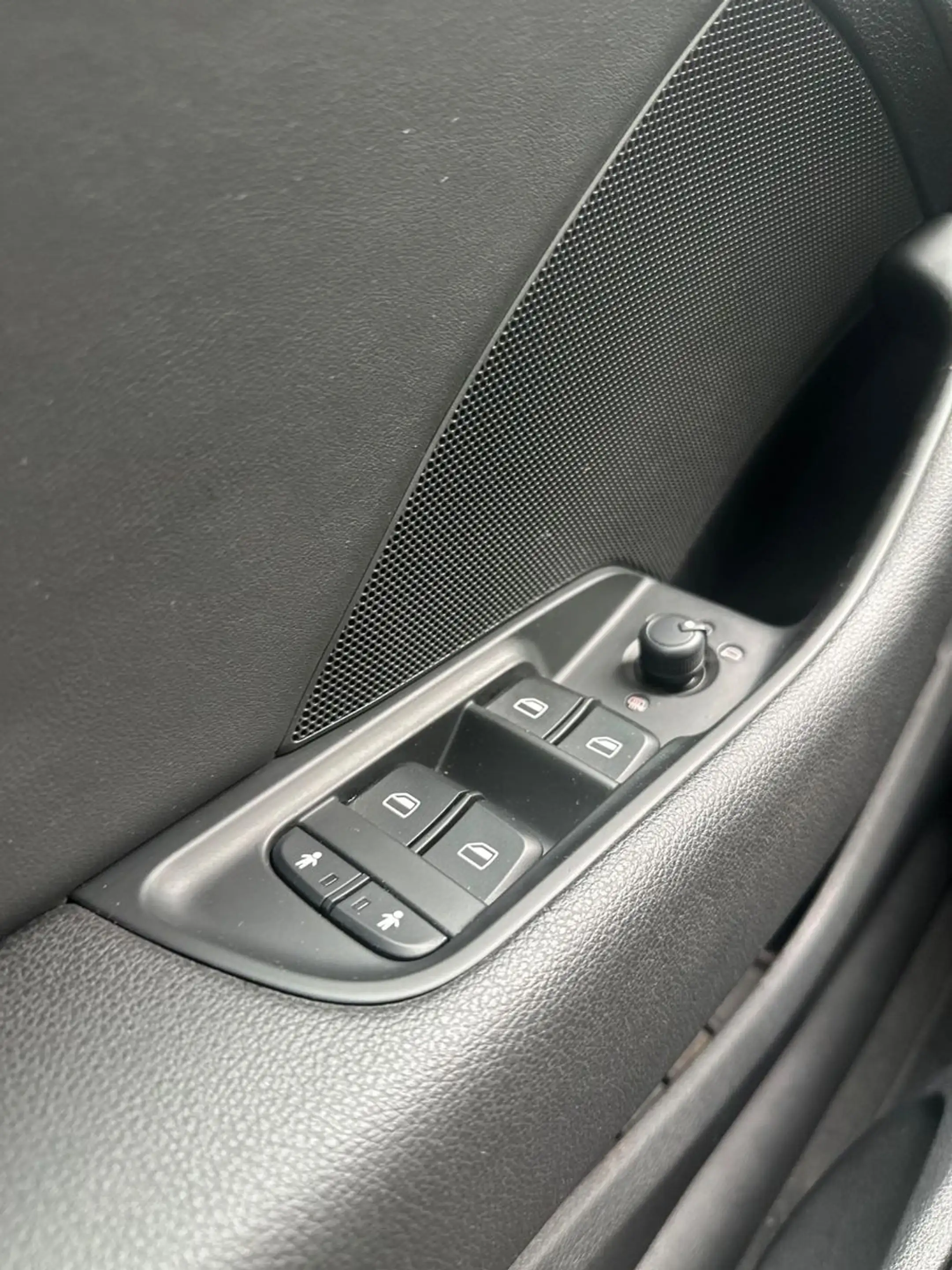Audi A3 Sportback ambiente 1.6 TDI — photo 8
